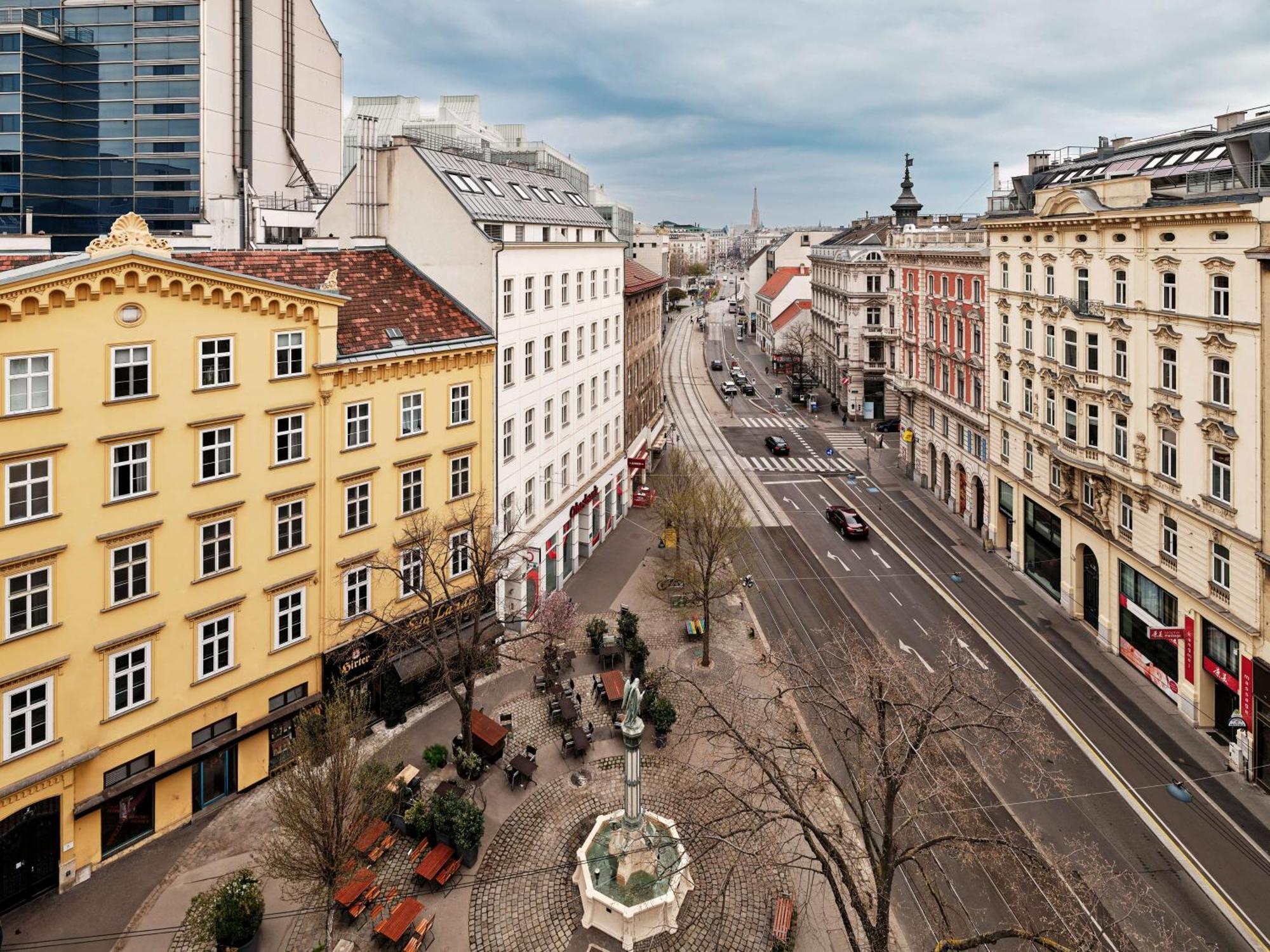 Radisson Blu Das Triest Hotel, Wina Bagian luar foto