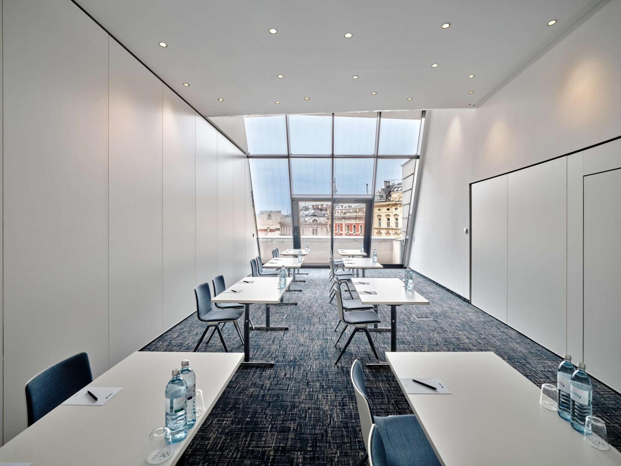 Radisson Blu Das Triest Hotel, Wina Bagian luar foto