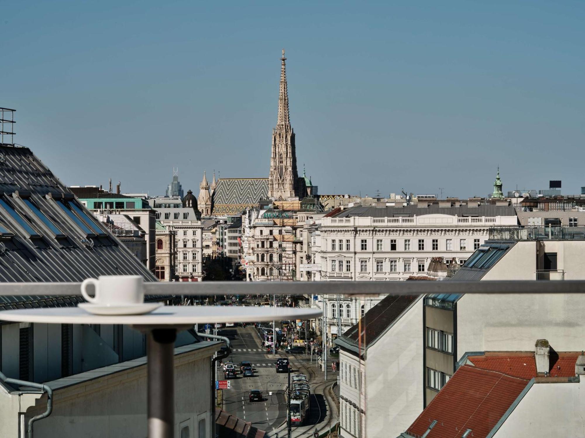Radisson Blu Das Triest Hotel, Wina Bagian luar foto