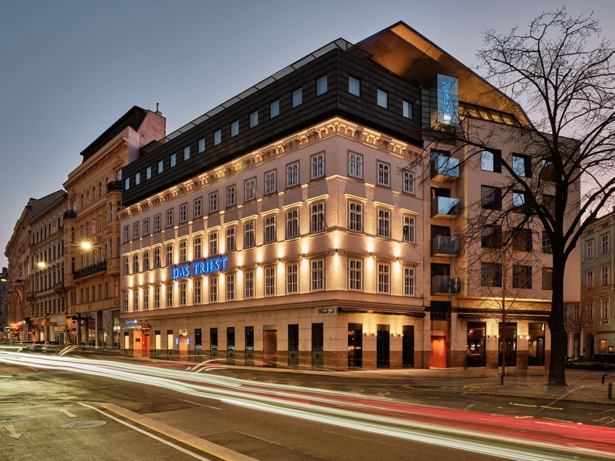 Radisson Blu Das Triest Hotel, Wina Bagian luar foto