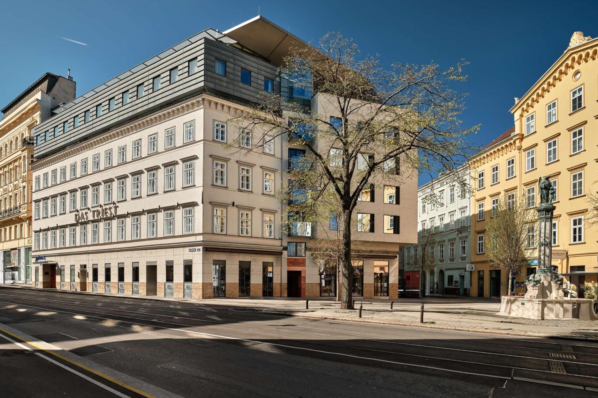 Radisson Blu Das Triest Hotel, Wina Bagian luar foto